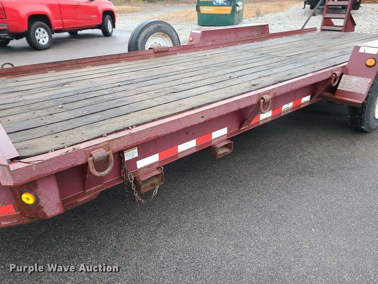 image for item HM9406 2007 Towmaster equipment trailer