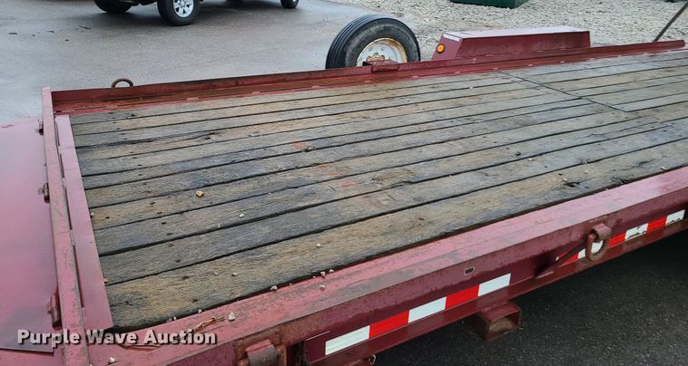 image for item HM9406 2007 Towmaster equipment trailer