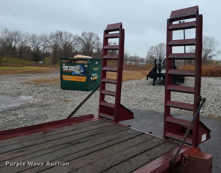 image for item HM9406 2007 Towmaster equipment trailer