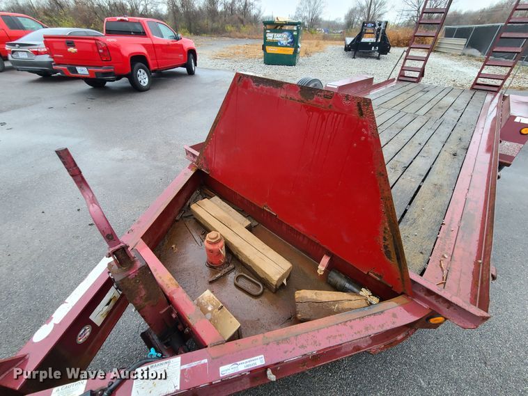 image for item HM9406 2007 Towmaster equipment trailer