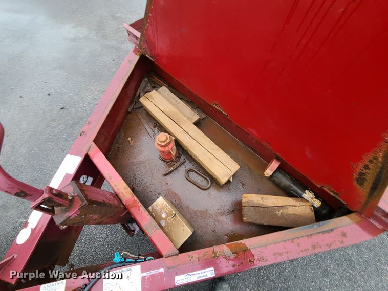 image for item HM9406 2007 Towmaster equipment trailer