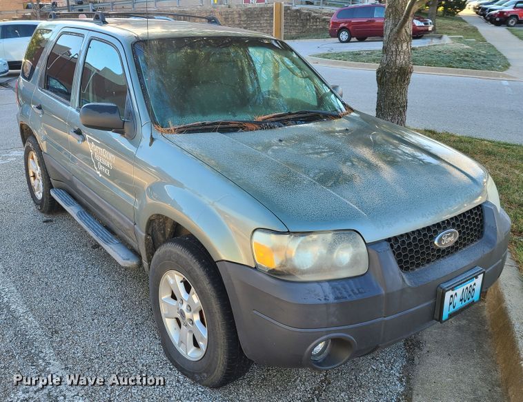 image for item HM9754 2006 Ford Escape SUV