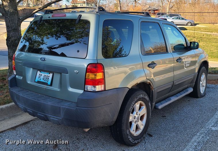 image for item HM9754 2006 Ford Escape SUV