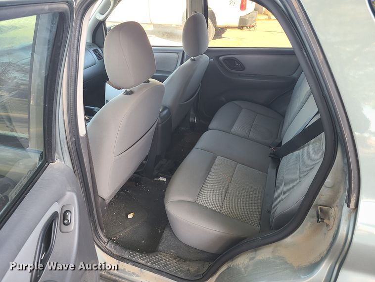 image for item HM9754 2006 Ford Escape SUV