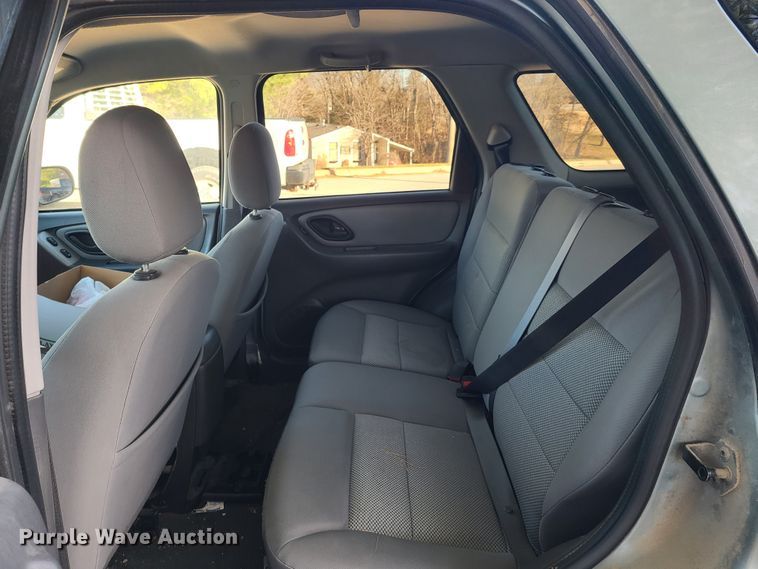 image for item HM9754 2006 Ford Escape SUV