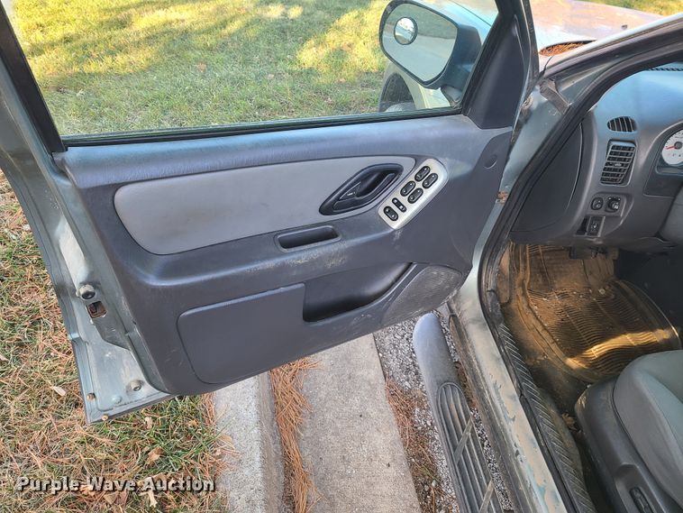 image for item HM9754 2006 Ford Escape SUV