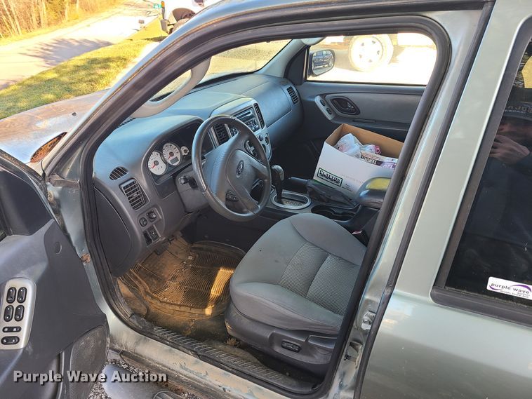 image for item HM9754 2006 Ford Escape SUV