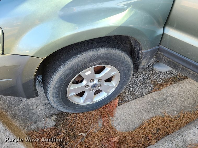 image for item HM9754 2006 Ford Escape SUV