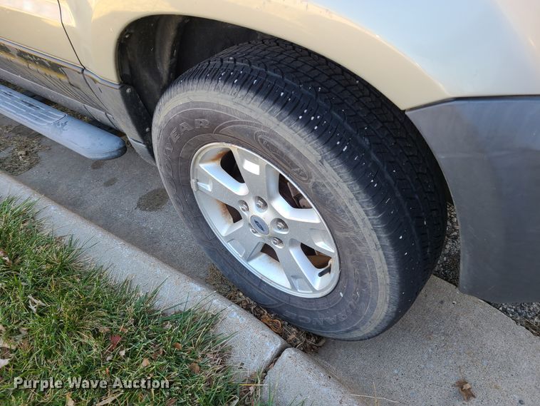 image for item HM9755 2006 Ford Escape  SUV