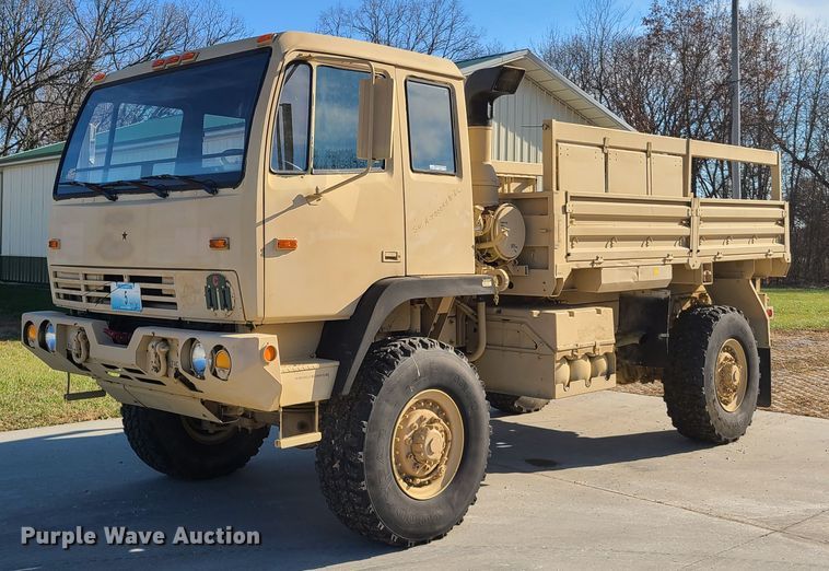 image for item HM9771 1994 Stewart & Stevenson M1078  flatbed truck