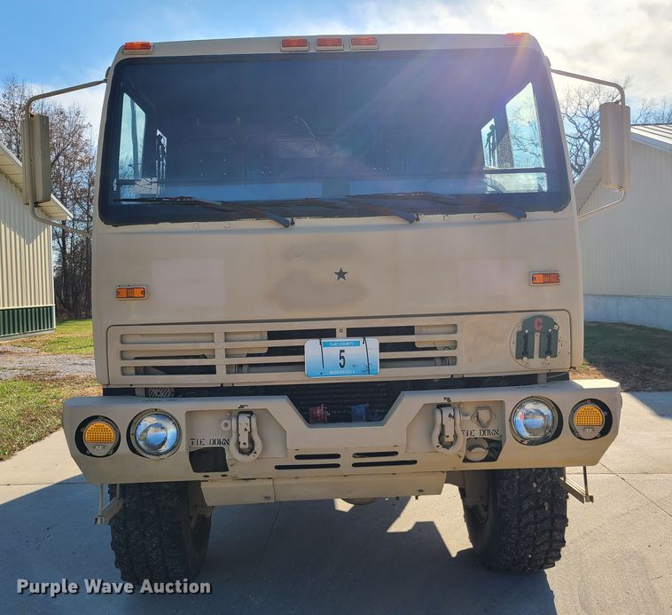 image for item HM9771 1994 Stewart & Stevenson M1078  flatbed truck