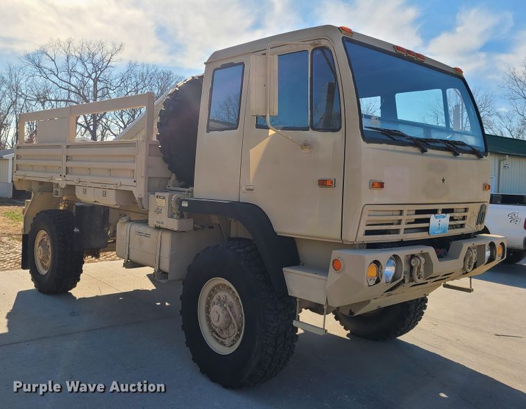 image for item HM9771 1994 Stewart & Stevenson M1078  flatbed truck