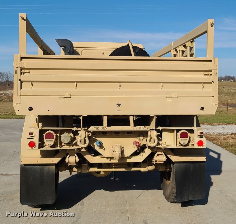 image for item HM9771 1994 Stewart & Stevenson M1078  flatbed truck