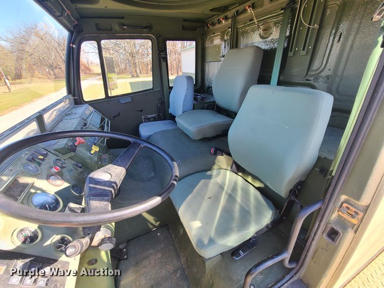 image for item HM9771 1994 Stewart & Stevenson M1078  flatbed truck