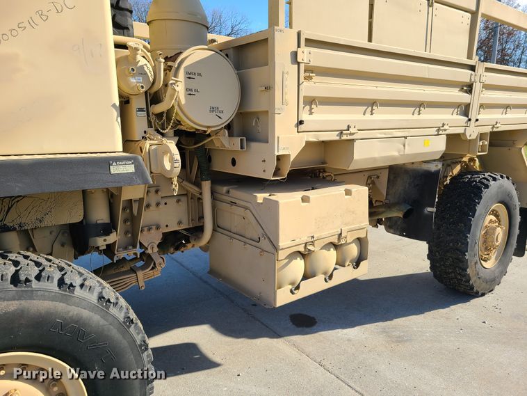 image for item HM9771 1994 Stewart & Stevenson M1078  flatbed truck