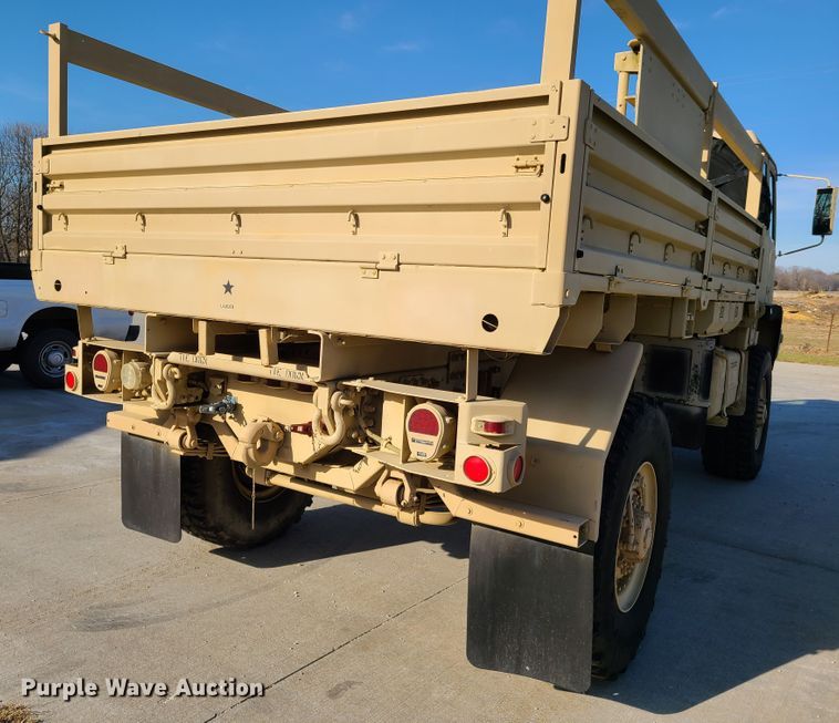 image for item HM9771 1994 Stewart & Stevenson M1078  flatbed truck