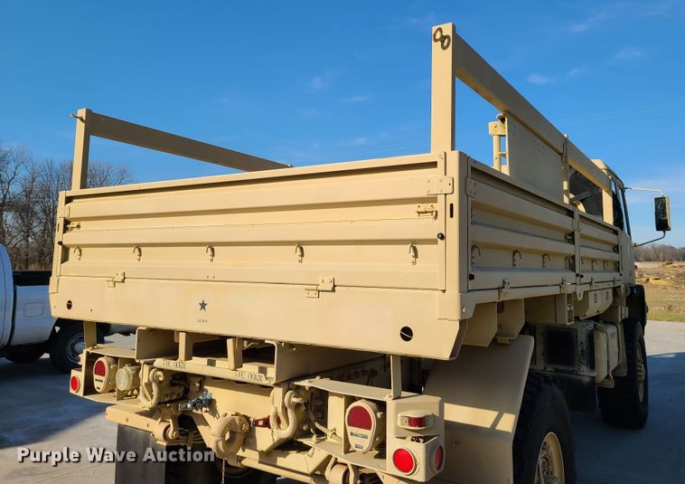 image for item HM9771 1994 Stewart & Stevenson M1078  flatbed truck