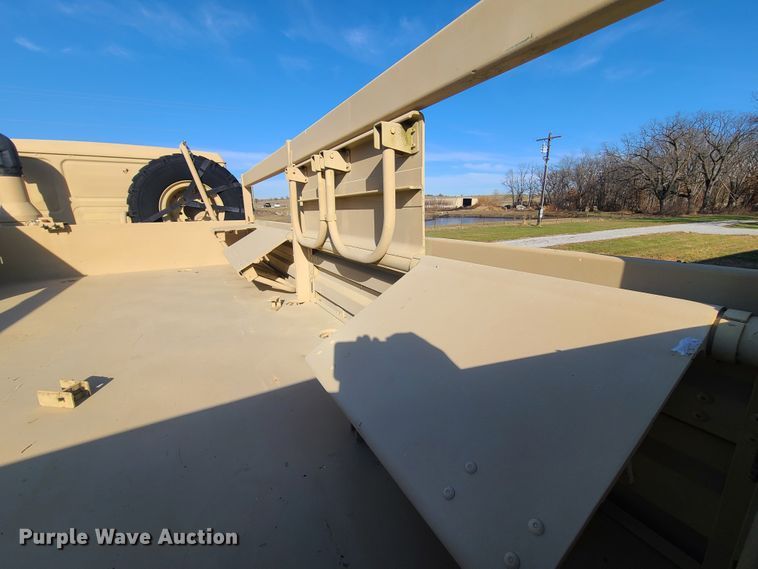 image for item HM9771 1994 Stewart & Stevenson M1078  flatbed truck