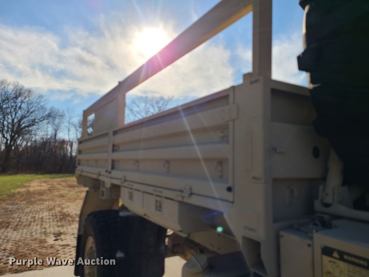 image for item HM9771 1994 Stewart & Stevenson M1078  flatbed truck