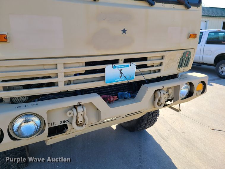 image for item HM9771 1994 Stewart & Stevenson M1078  flatbed truck