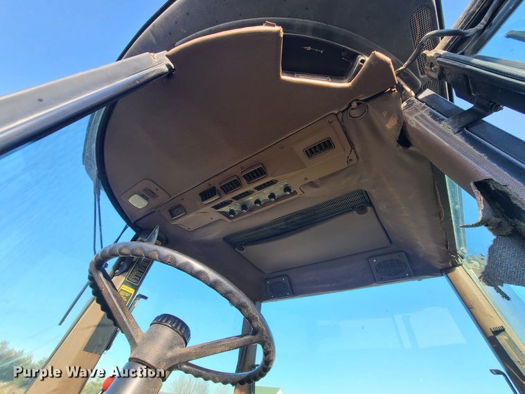 image for item HM9773 John Deere 2755  tractor