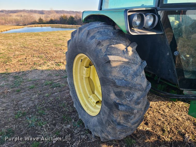 image for item HM9773 John Deere 2755  tractor