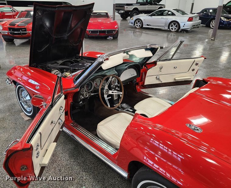 image for item HM9822 1964 Chevrolet Corvette Sting Ray  convertible