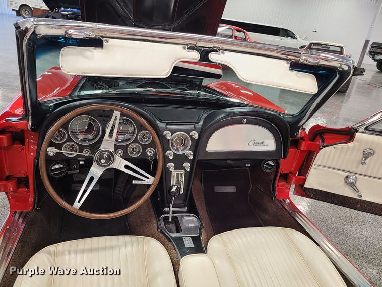 image for item HM9822 1964 Chevrolet Corvette Sting Ray  convertible