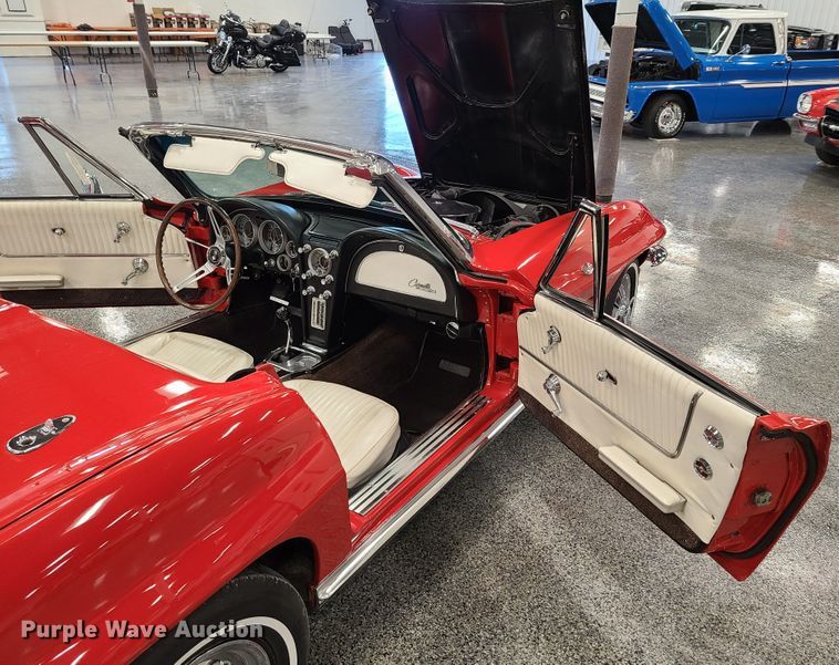 image for item HM9822 1964 Chevrolet Corvette Sting Ray  convertible