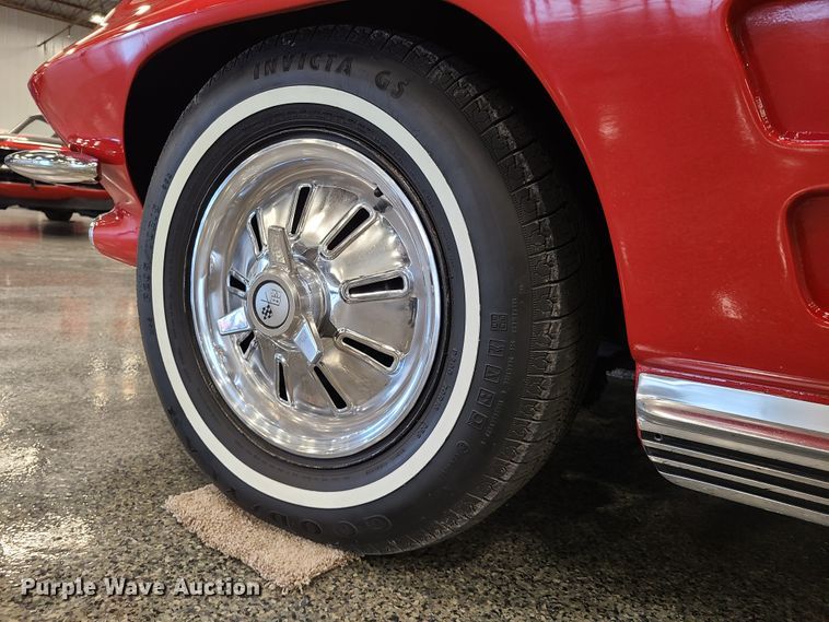 image for item HM9822 1964 Chevrolet Corvette Sting Ray  convertible