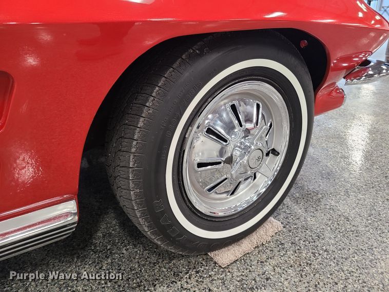 image for item HM9822 1964 Chevrolet Corvette Sting Ray  convertible