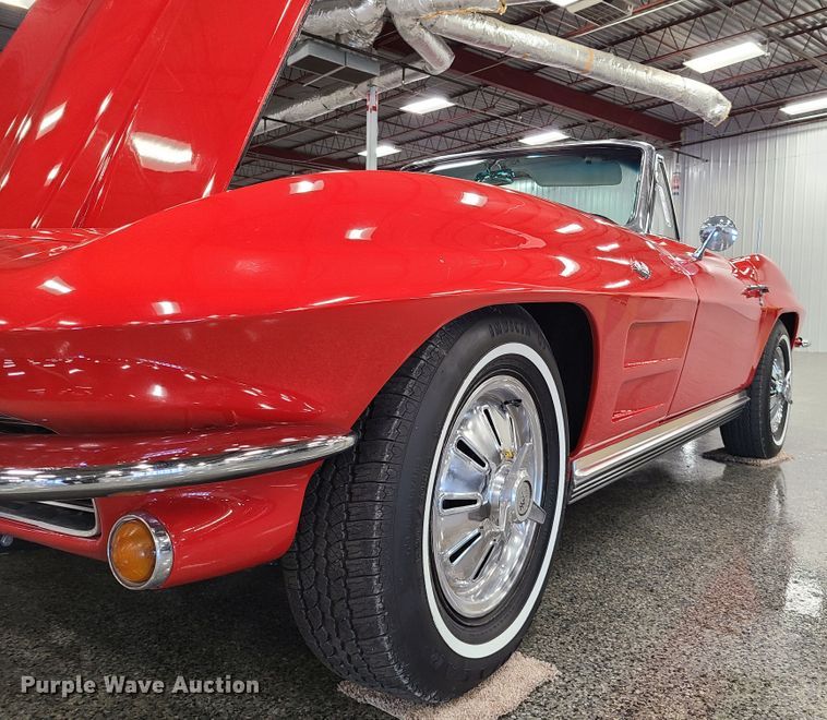 image for item HM9822 1964 Chevrolet Corvette Sting Ray  convertible