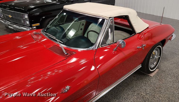 image for item HM9822 1964 Chevrolet Corvette Sting Ray  convertible