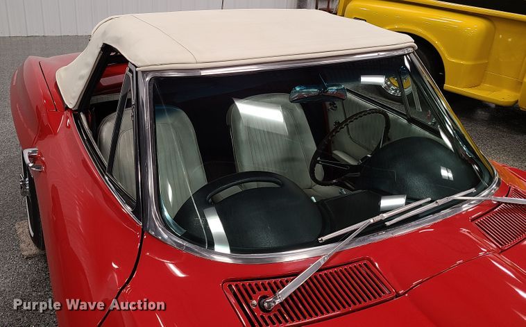 image for item HM9822 1964 Chevrolet Corvette Sting Ray  convertible