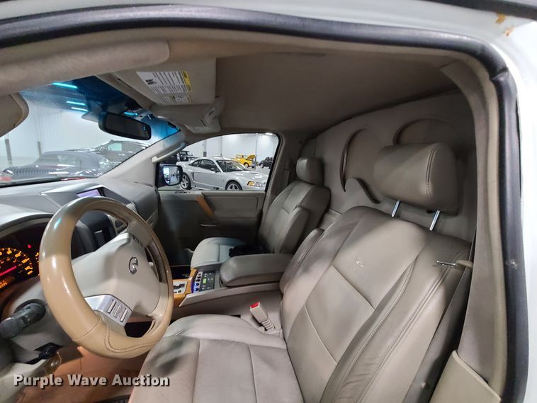 image for item HM9823 2007 Infiniti QX56  limousine