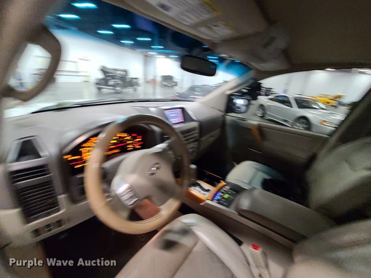 image for item HM9823 2007 Infiniti QX56  limousine