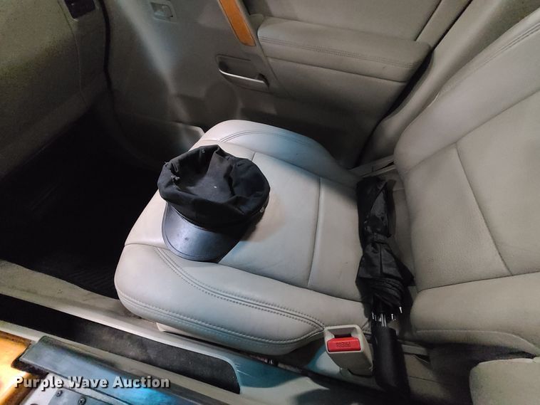 image for item HM9823 2007 Infiniti QX56  limousine