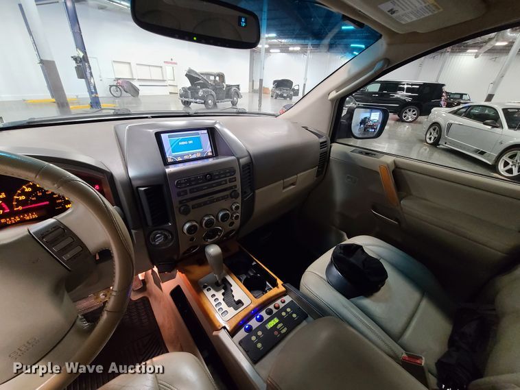 image for item HM9823 2007 Infiniti QX56  limousine