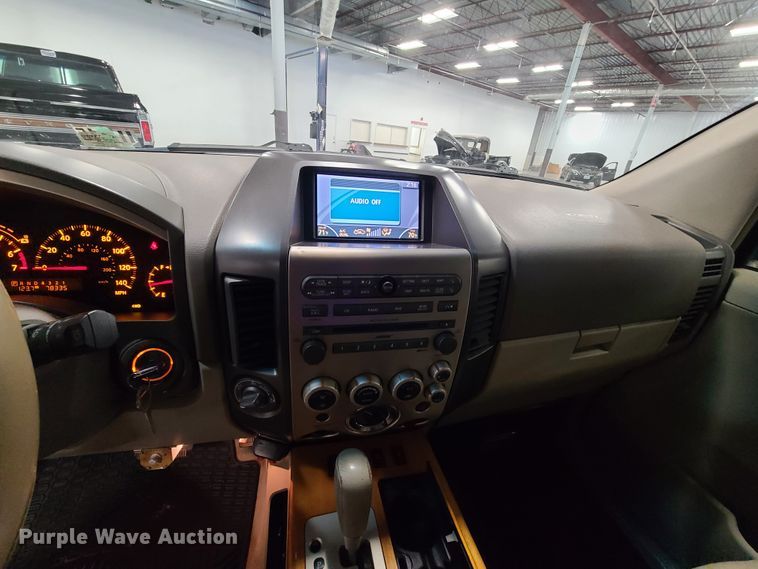 image for item HM9823 2007 Infiniti QX56  limousine