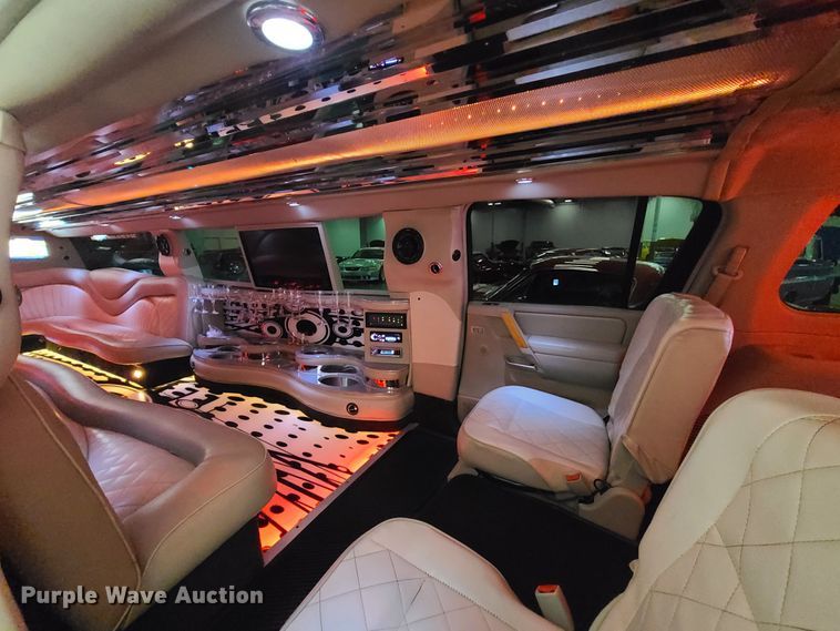 image for item HM9823 2007 Infiniti QX56  limousine