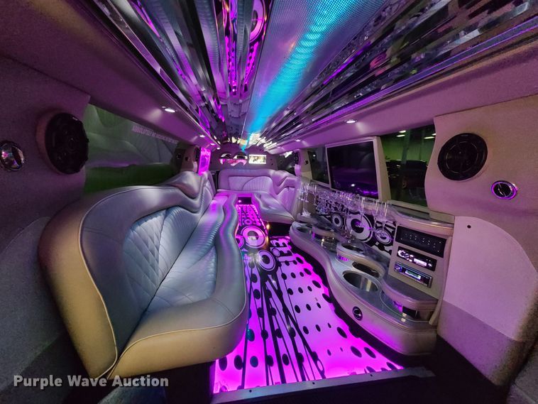 image for item HM9823 2007 Infiniti QX56  limousine