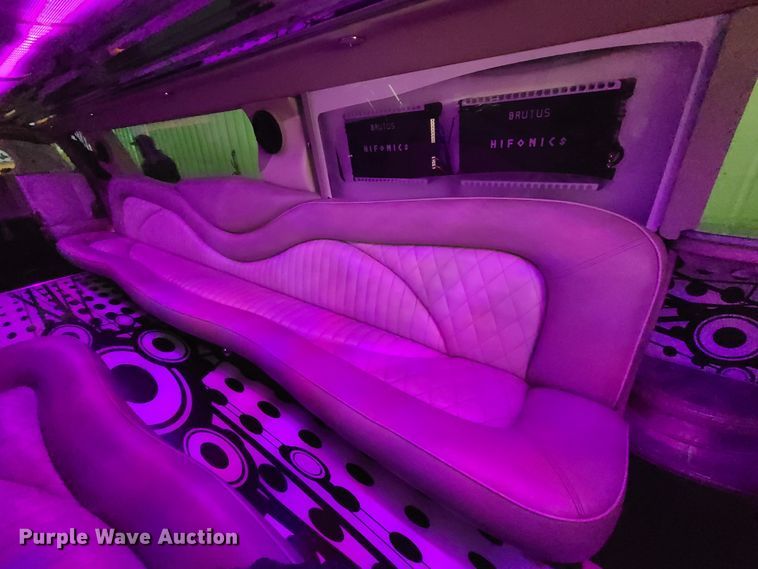 image for item HM9823 2007 Infiniti QX56  limousine