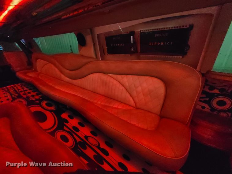 image for item HM9823 2007 Infiniti QX56  limousine