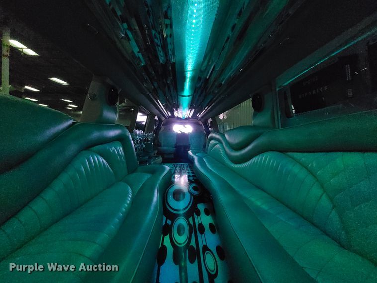 image for item HM9823 2007 Infiniti QX56  limousine