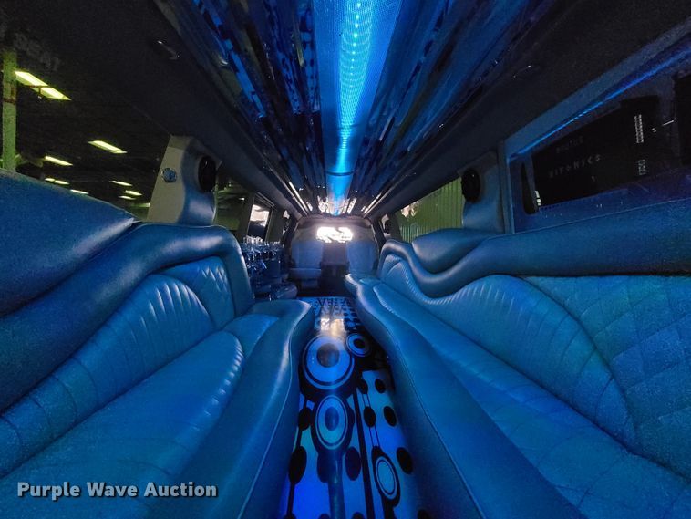 image for item HM9823 2007 Infiniti QX56  limousine