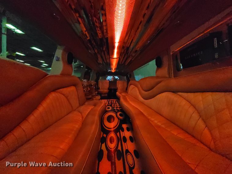 image for item HM9823 2007 Infiniti QX56  limousine