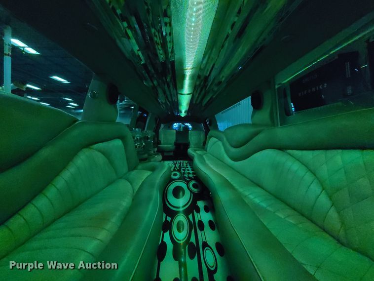 image for item HM9823 2007 Infiniti QX56  limousine