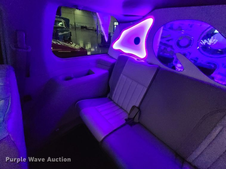 image for item HM9823 2007 Infiniti QX56  limousine