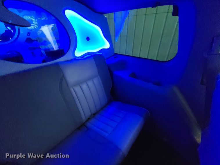 image for item HM9823 2007 Infiniti QX56  limousine