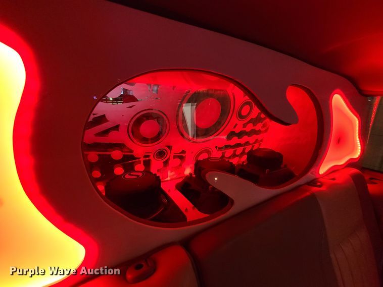 image for item HM9823 2007 Infiniti QX56  limousine